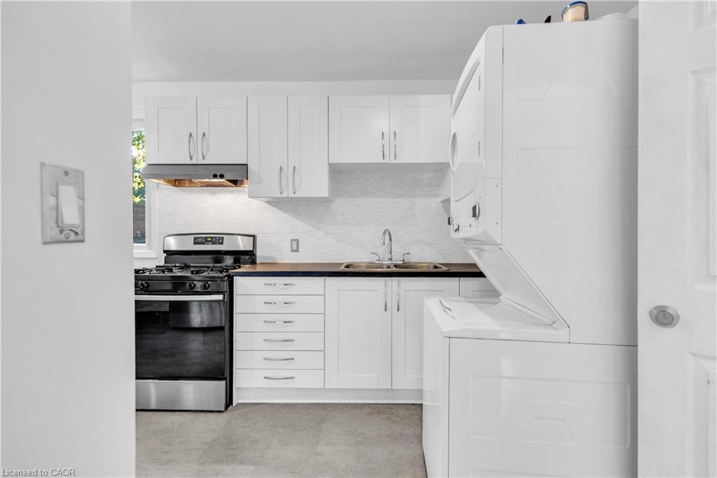 48 Luscombe Street, Hamilton, ON - Indoor Photo Showing Kitchen With Double Sink