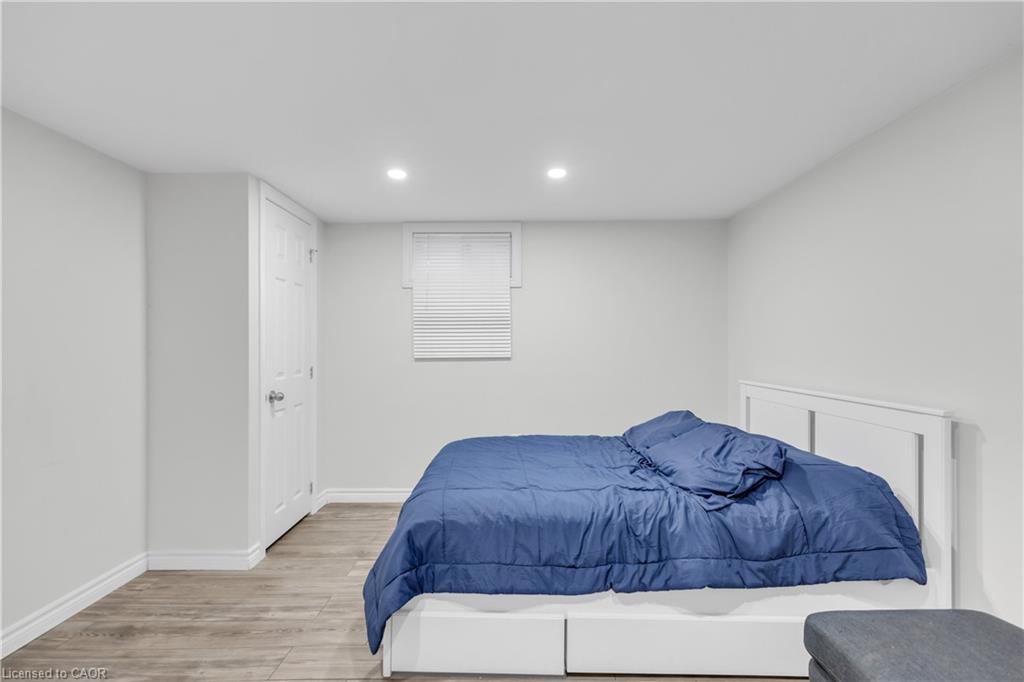 48 Luscombe Street, Hamilton, ON - Indoor Photo Showing Bedroom