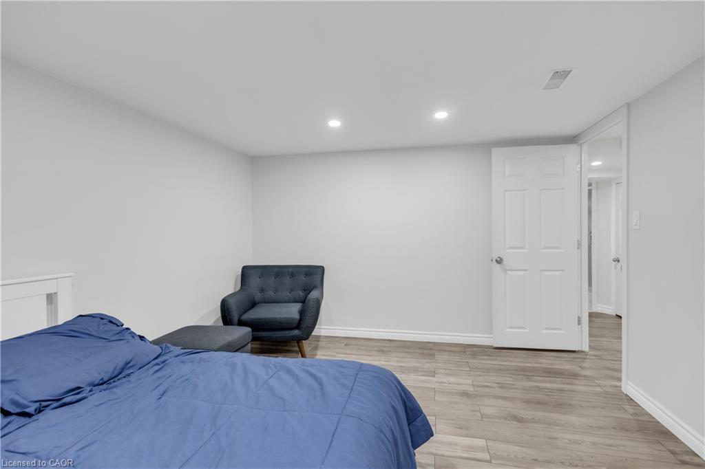 48 Luscombe Street, Hamilton, ON - Indoor Photo Showing Bedroom
