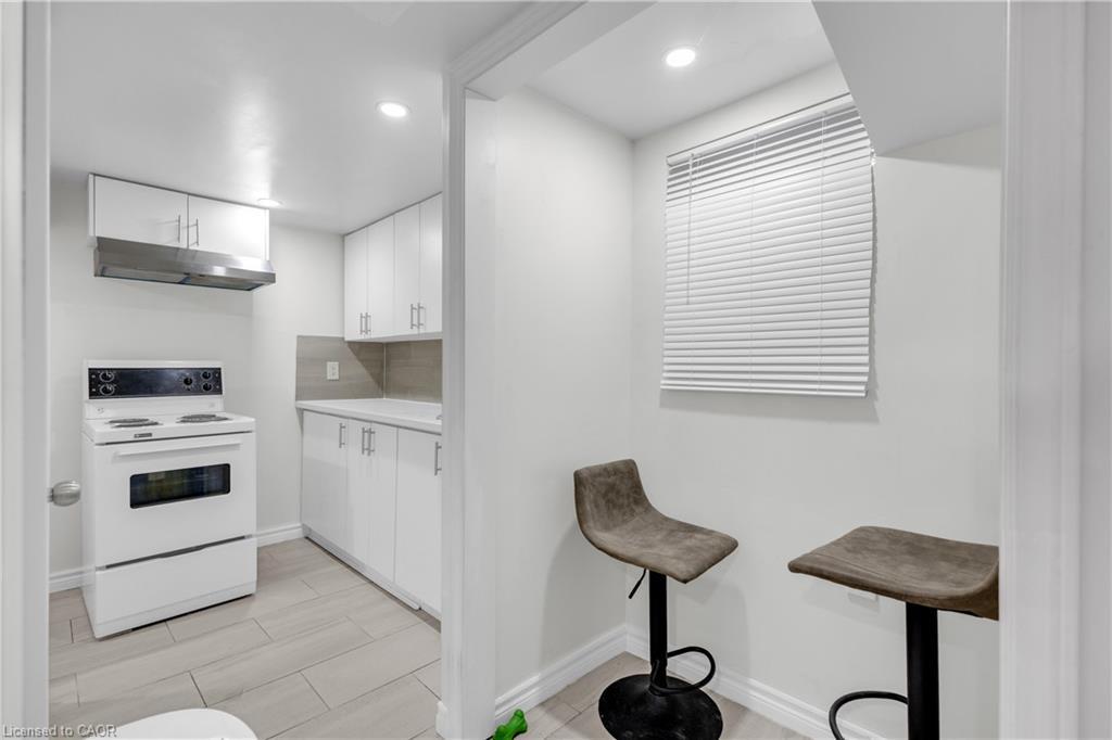 48 Luscombe Street, Hamilton, ON - Indoor Photo Showing Kitchen