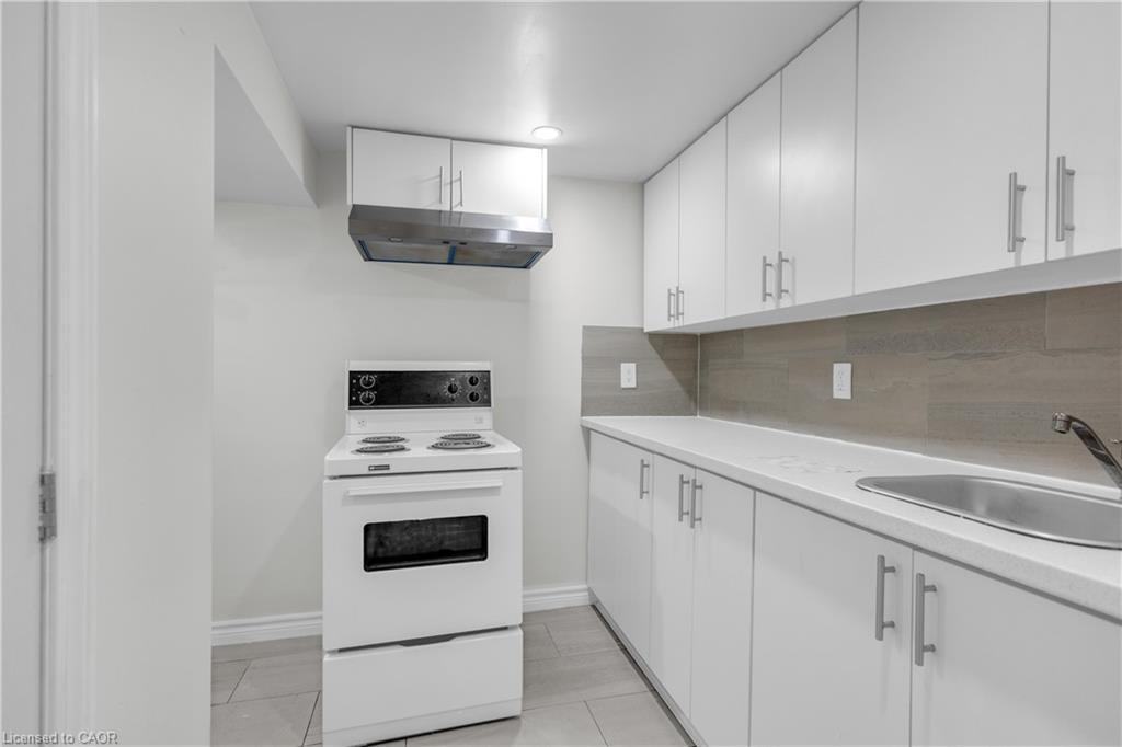 48 Luscombe Street, Hamilton, ON - Indoor Photo Showing Kitchen