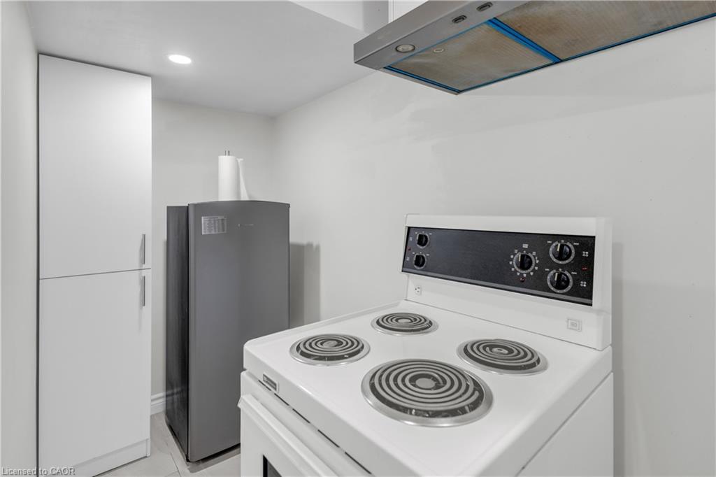 48 Luscombe Street, Hamilton, ON - Indoor Photo Showing Kitchen