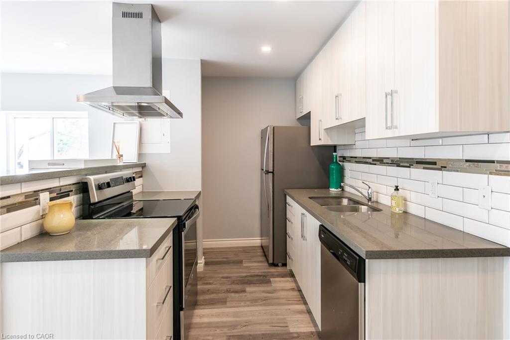 16-529 Elm Street, Port Colborne, ON - Indoor Photo Showing Kitchen With Stainless Steel Kitchen With Double Sink