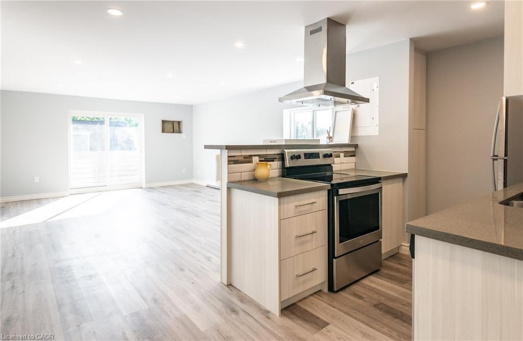 16-529 Elm Street, Port Colborne, ON - Indoor Photo Showing Kitchen With Stainless Steel Kitchen