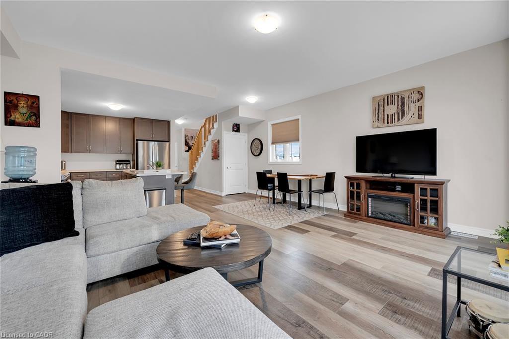 24-27 Rachel Drive, Stoney Creek, ON - Indoor Photo Showing Living Room