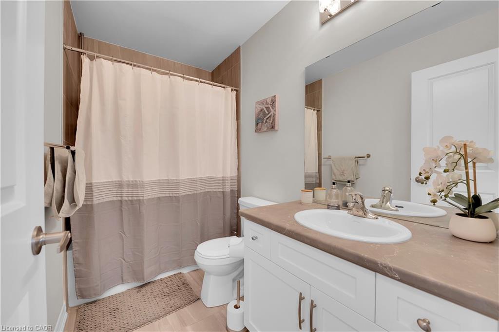 24-27 Rachel Drive, Stoney Creek, ON - Indoor Photo Showing Bathroom