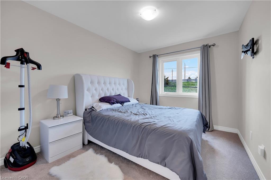 24-27 Rachel Drive, Stoney Creek, ON - Indoor Photo Showing Bedroom