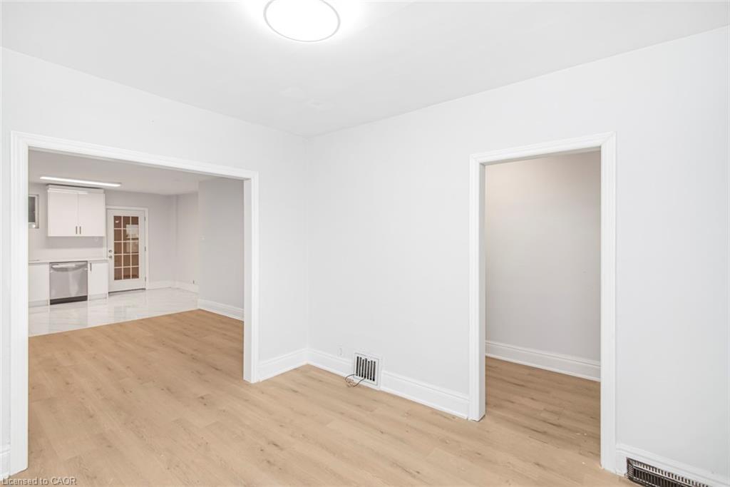 8 Leeds Street, Hamilton, ON - Indoor Photo Showing Other Room