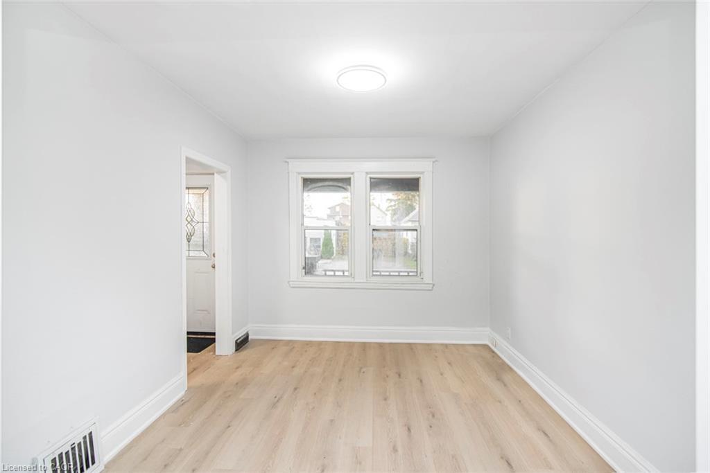 8 Leeds Street, Hamilton, ON - Indoor Photo Showing Other Room