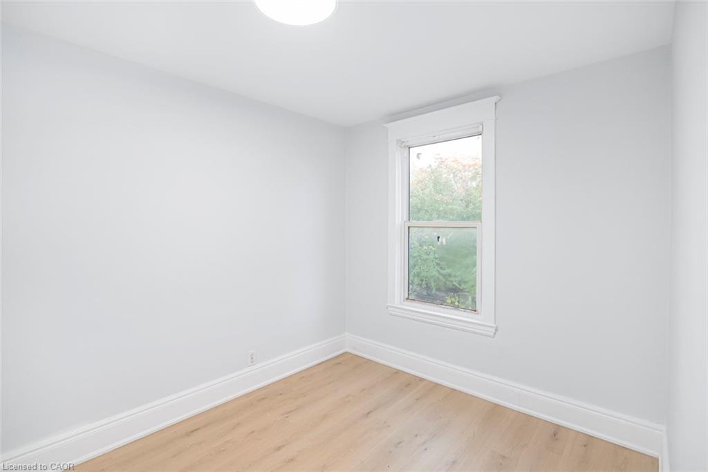 8 Leeds Street, Hamilton, ON - Indoor Photo Showing Other Room