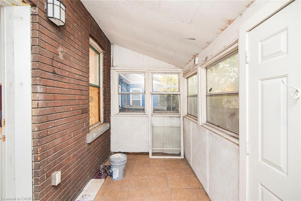 8 Leeds Street, Hamilton, ON - Indoor Photo Showing Other Room