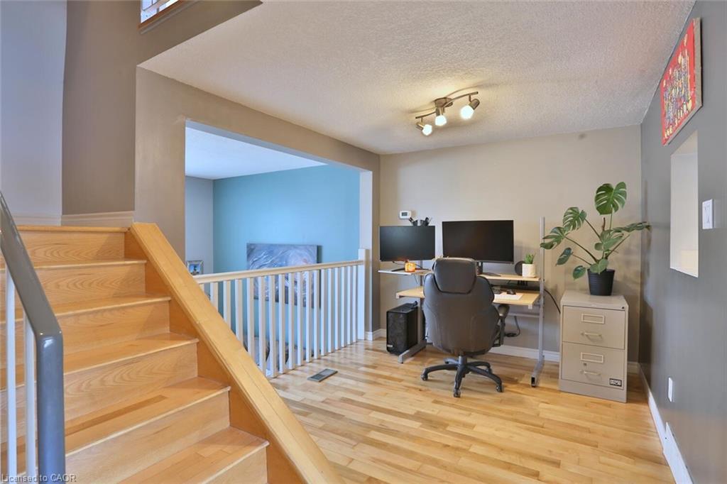 6-1085 Queens Boulevard, Kitchener, ON - Indoor Photo Showing Office
