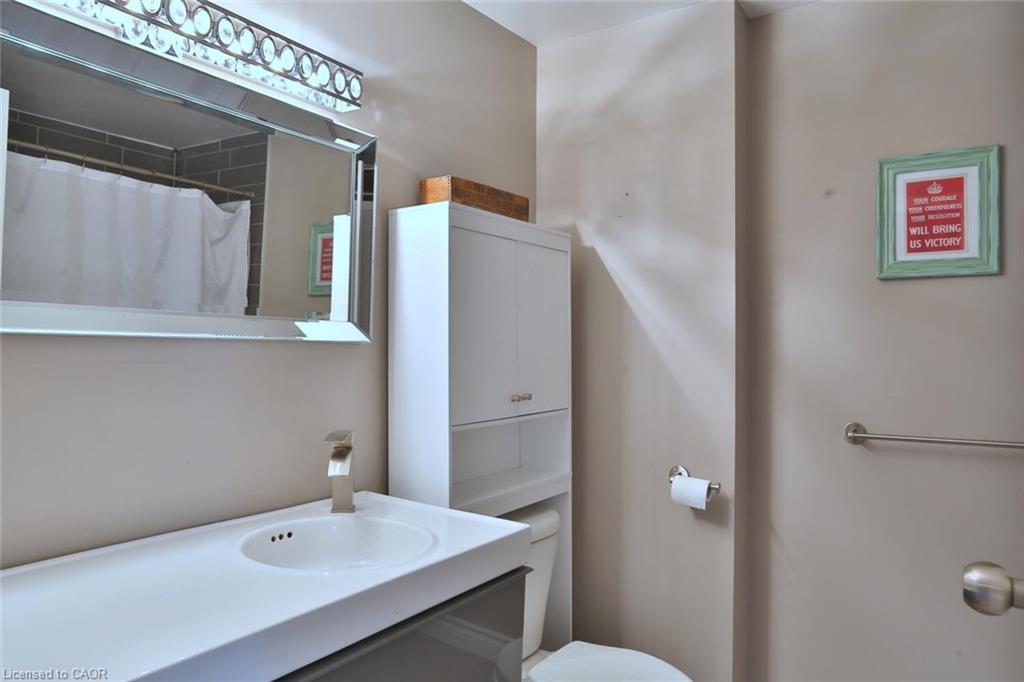 6-1085 Queens Boulevard, Kitchener, ON - Indoor Photo Showing Bathroom