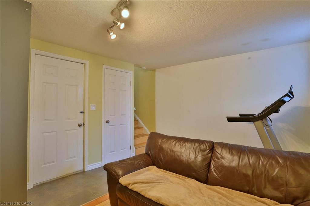 6-1085 Queens Boulevard, Kitchener, ON - Indoor