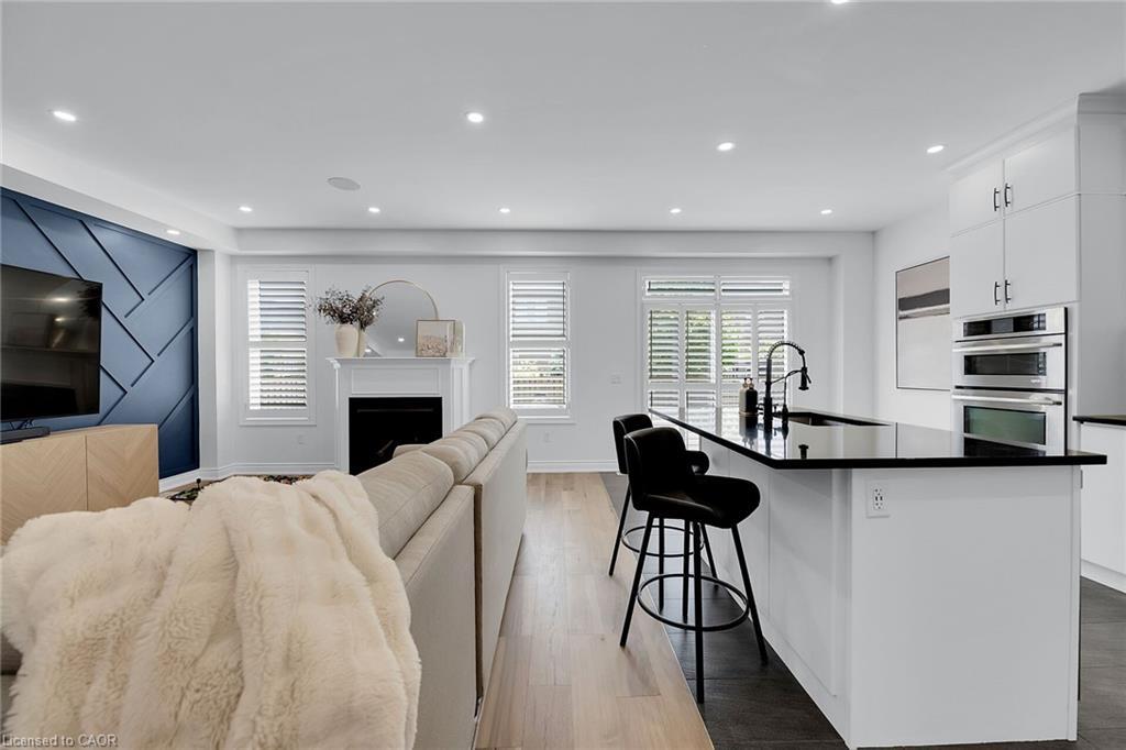 78 Chaumont Drive, Stoney Creek, ON - Indoor With Fireplace