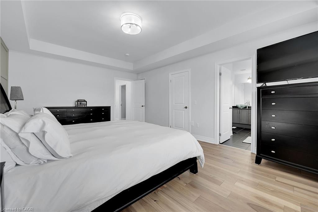 78 Chaumont Drive, Stoney Creek, ON - Indoor Photo Showing Bedroom