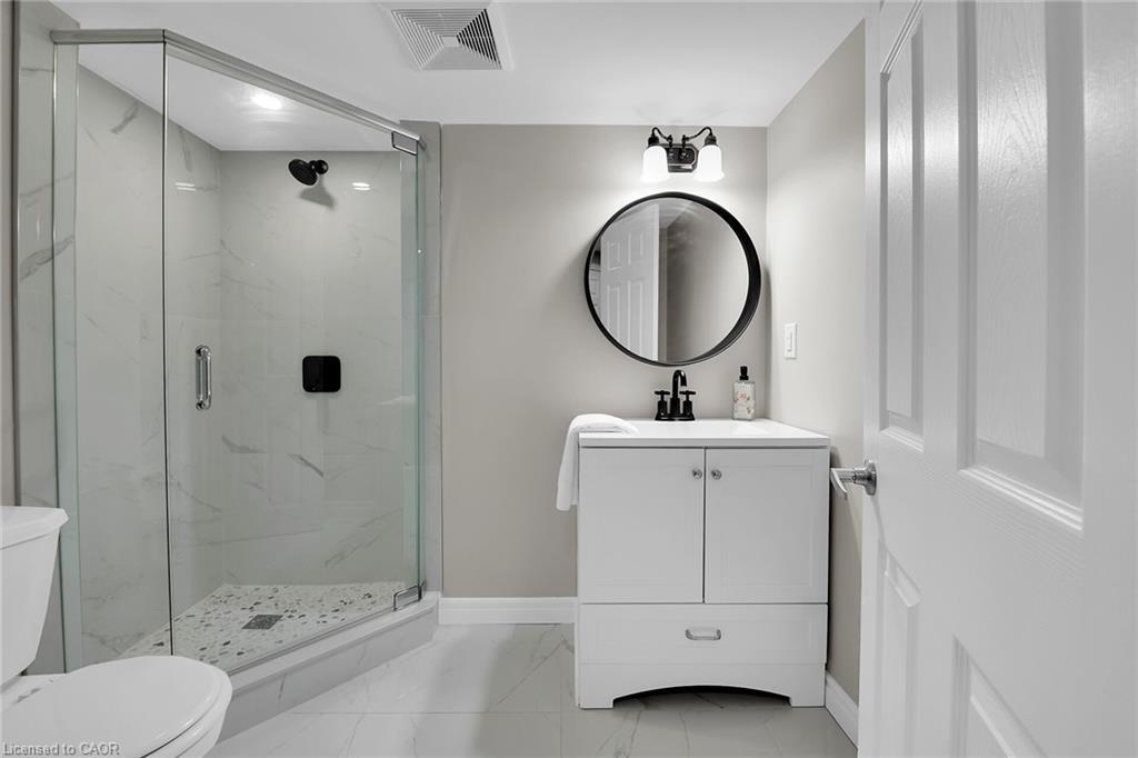 78 Chaumont Drive, Stoney Creek, ON - Indoor Photo Showing Bathroom