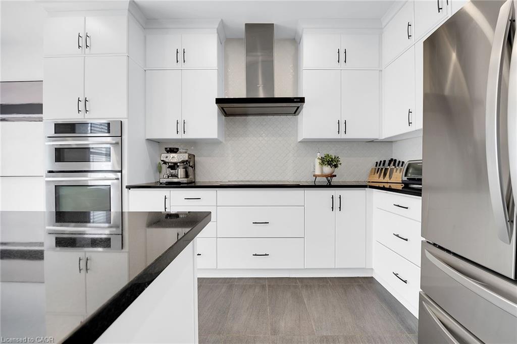 78 Chaumont Drive, Stoney Creek, ON - Indoor Photo Showing Kitchen With Upgraded Kitchen