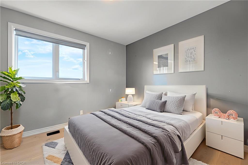 1295 Sheffield Road, Cambridge, ON - Indoor Photo Showing Bedroom