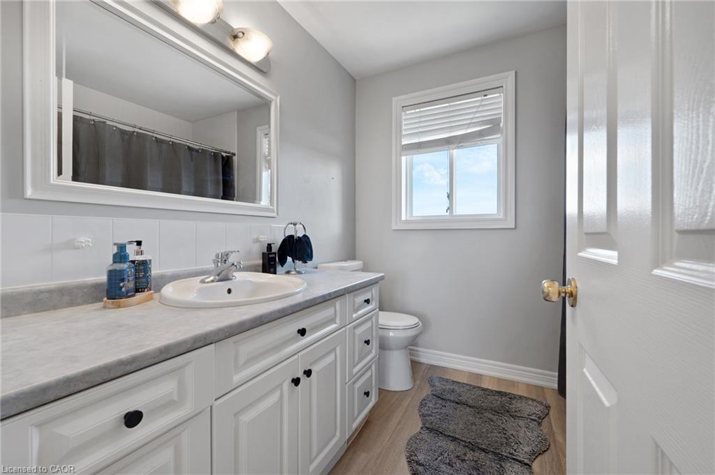 1295 Sheffield Road, Cambridge, ON - Indoor Photo Showing Bathroom