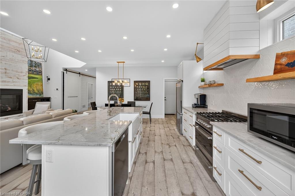 21-80 New Lakeshore Road, Port Dover, ON - Indoor Photo Showing Kitchen With Upgraded Kitchen