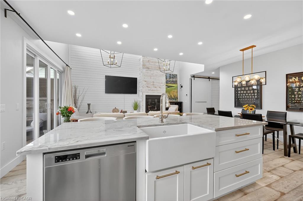 21-80 New Lakeshore Road, Port Dover, ON - Indoor