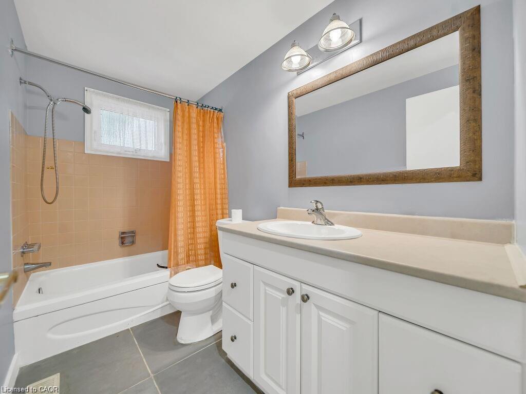 34 Belwood Crescent, Kitchener, ON - Indoor Photo Showing Bathroom