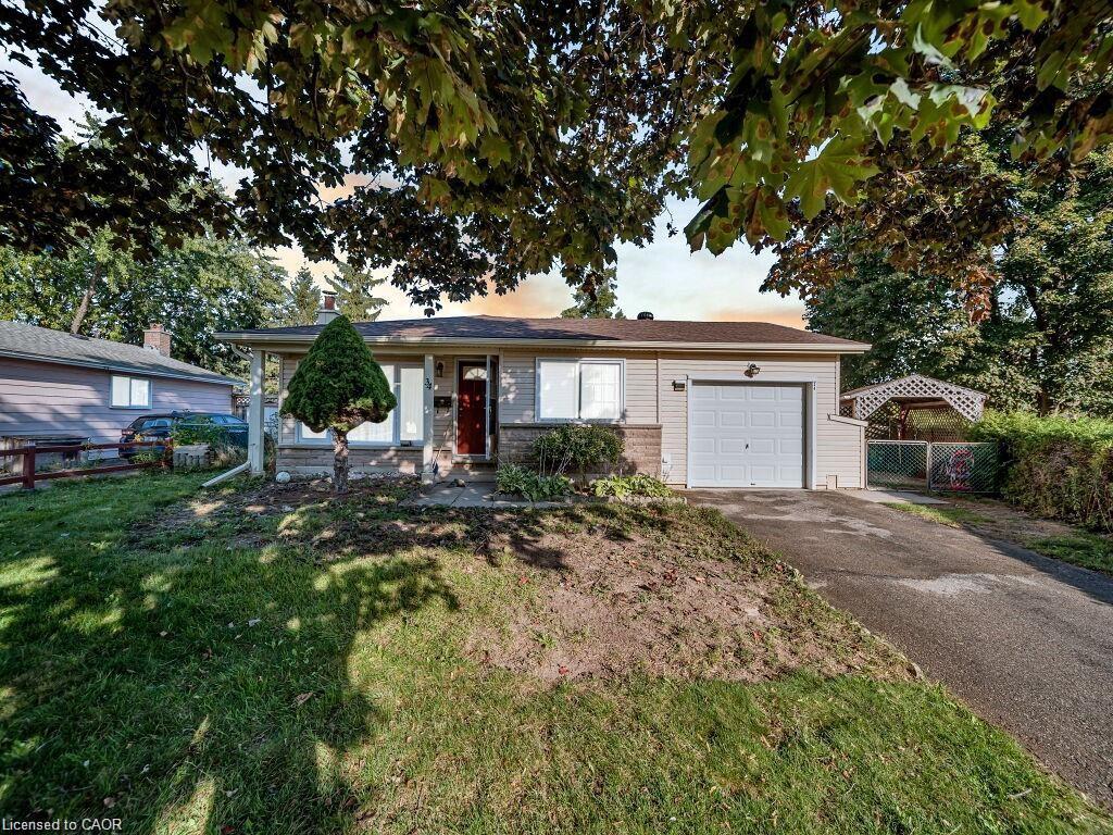 34 Belwood Crescent, Kitchener, ON - Outdoor
