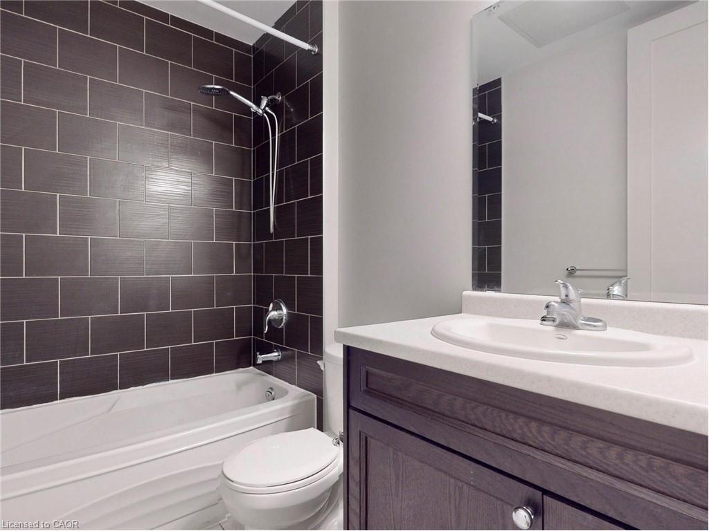 606-112 King Street E, Hamilton, ON - Indoor Photo Showing Bathroom