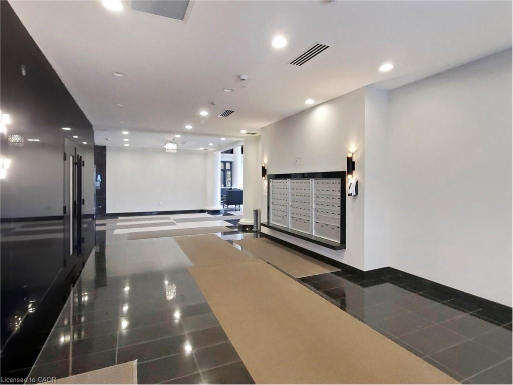 606-112 King Street E, Hamilton, ON - Indoor Photo Showing Other Room