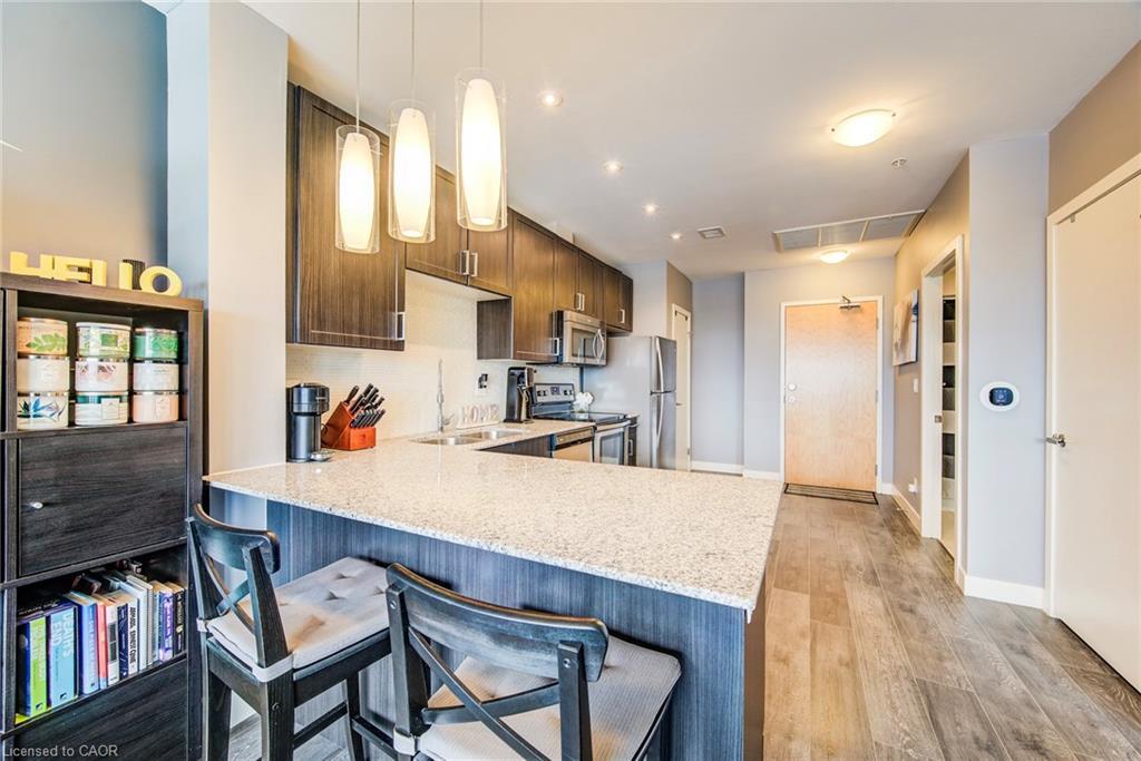 1310-1 Victoria Street S, Kitchener, ON - Indoor Photo Showing Kitchen