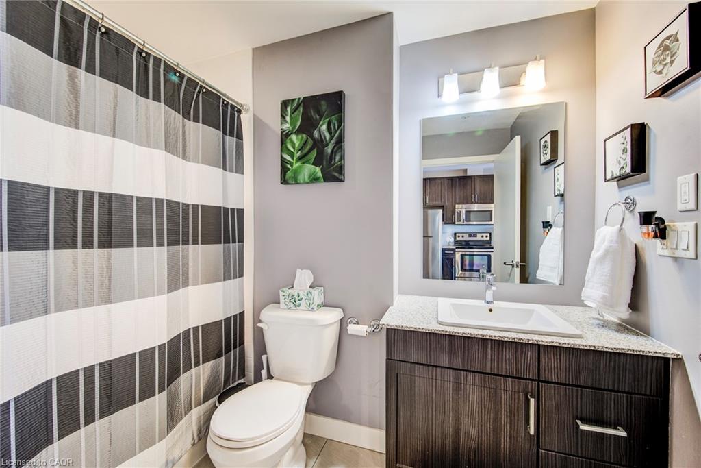 1310-1 Victoria Street S, Kitchener, ON - Indoor Photo Showing Bathroom