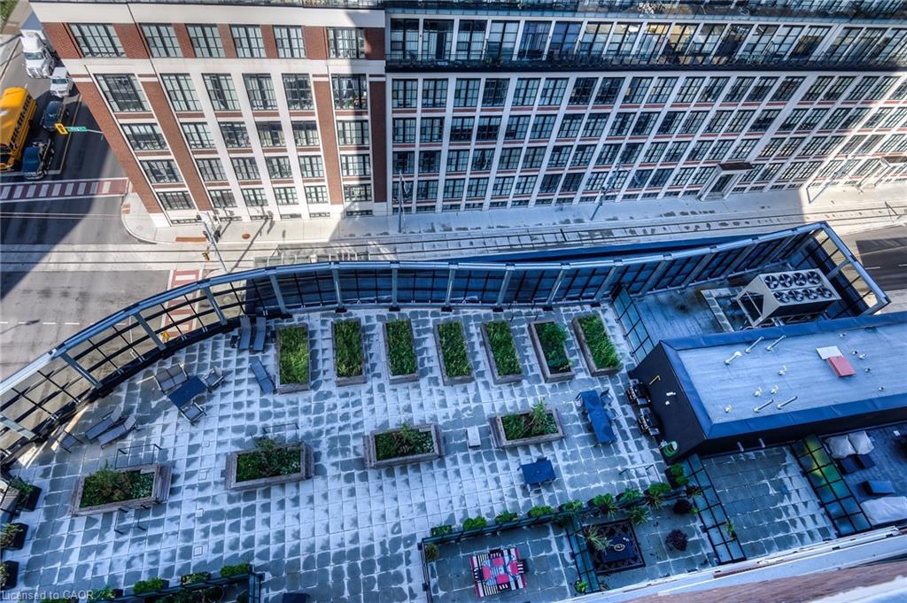 1310-1 Victoria Street S, Kitchener, ON - Outdoor