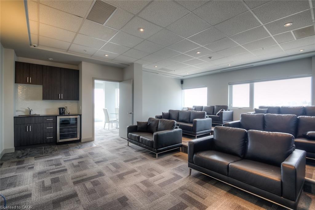 1310-1 Victoria Street S, Kitchener, ON - Indoor Photo Showing Living Room