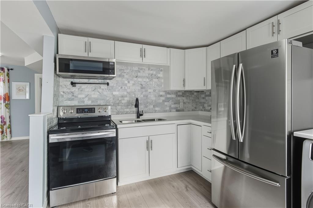 9 Hope Avenue, Hamilton, ON - Indoor Photo Showing Kitchen With Double Sink