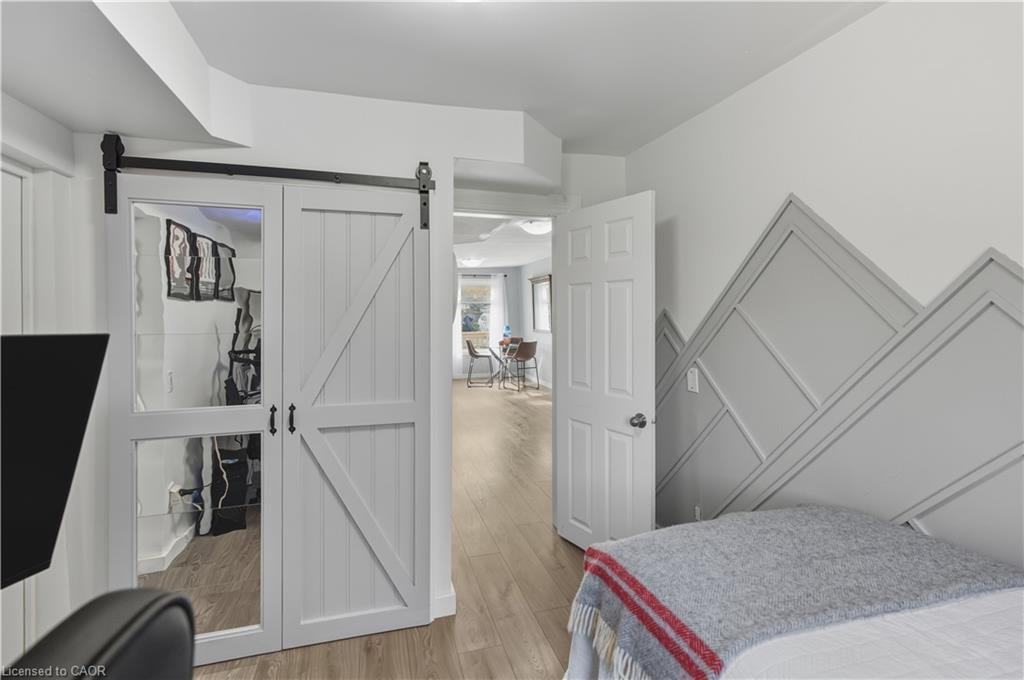 9 Hope Avenue, Hamilton, ON - Indoor