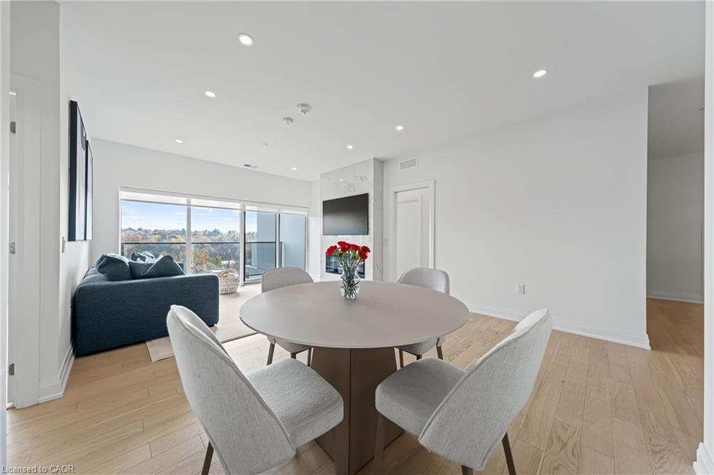 601-71 Wyndham Street S, Guelph, ON - Indoor Photo Showing Dining Room