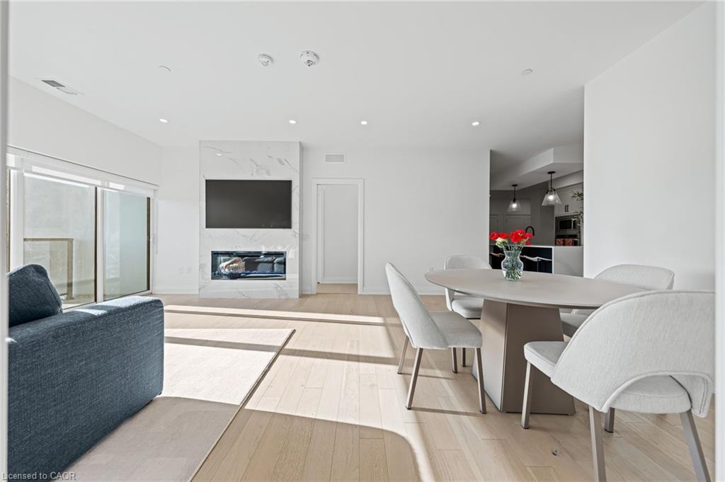 601-71 Wyndham Street S, Guelph, ON - Indoor With Fireplace