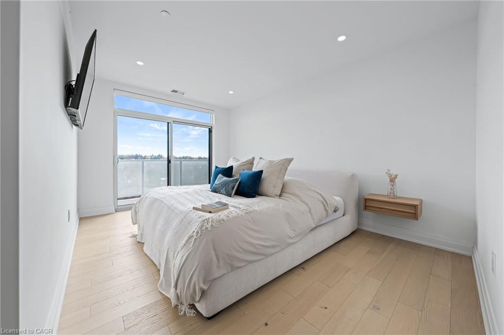 601-71 Wyndham Street S, Guelph, ON - Indoor Photo Showing Bedroom