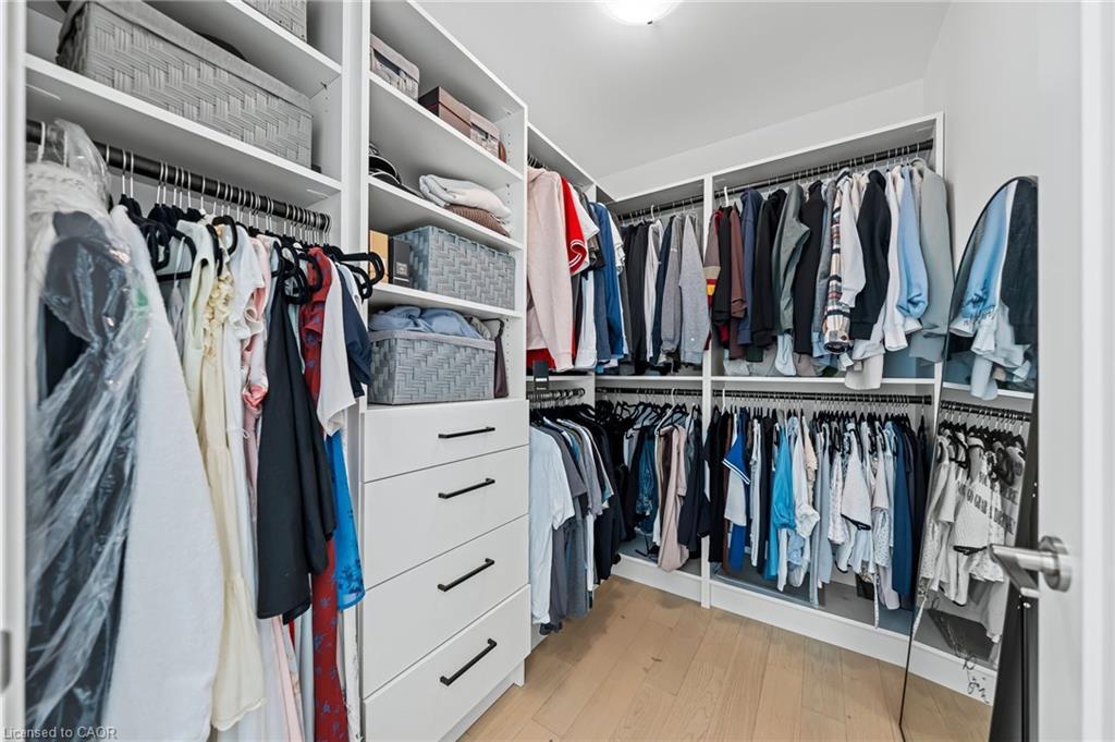 601-71 Wyndham Street S, Guelph, ON - Indoor With Storage