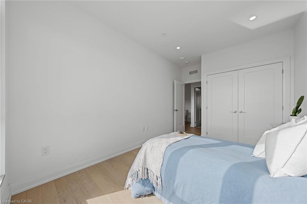 601-71 Wyndham Street S, Guelph, ON - Indoor Photo Showing Bedroom