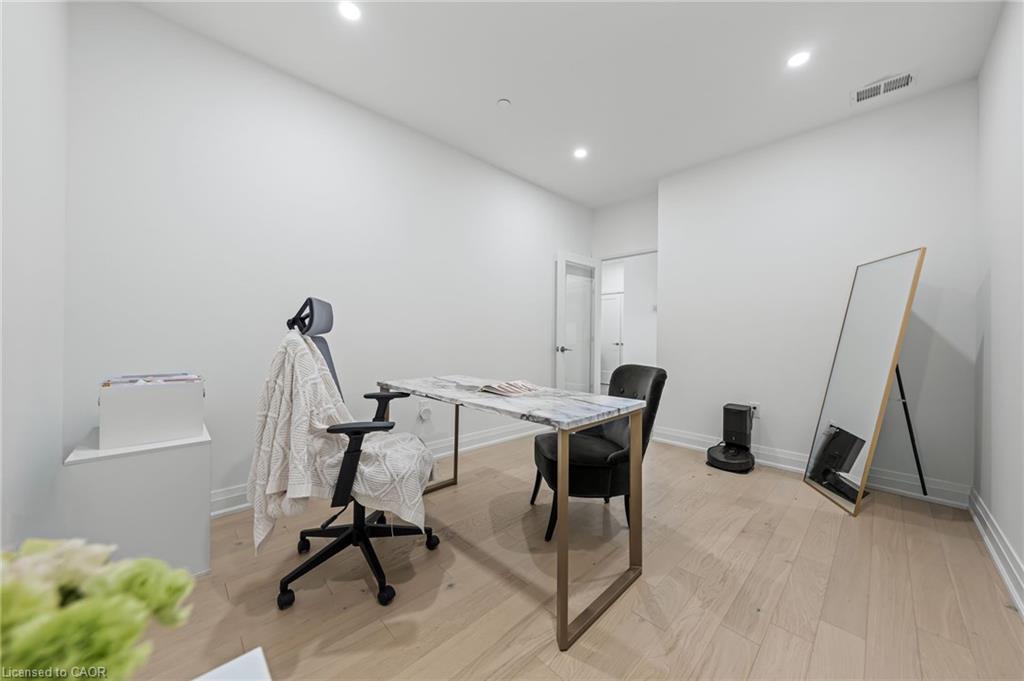 601-71 Wyndham Street S, Guelph, ON - Indoor Photo Showing Office