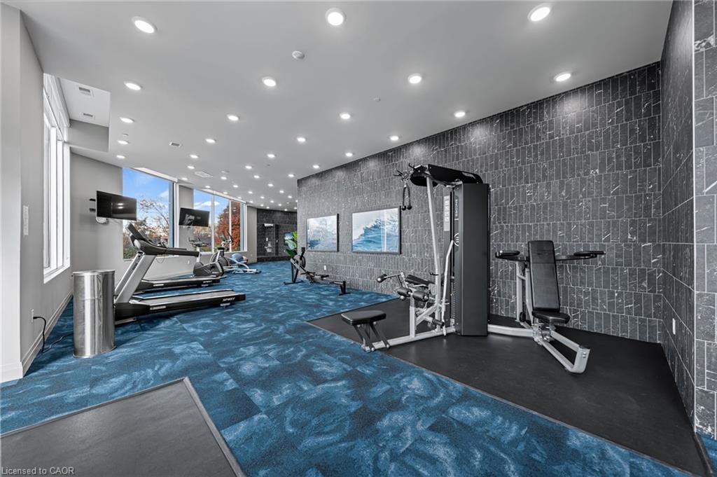 601-71 Wyndham Street S, Guelph, ON - Indoor Photo Showing Gym Room