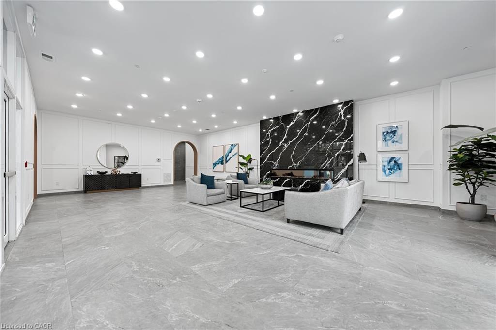 601-71 Wyndham Street S, Guelph, ON - Indoor Photo Showing Other Room