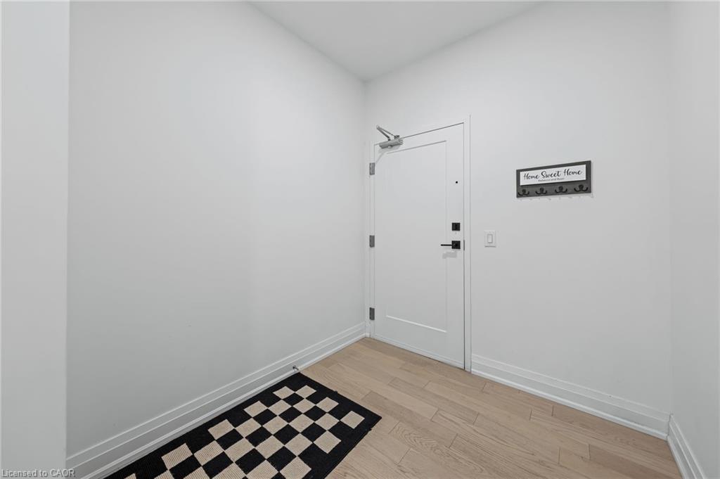 601-71 Wyndham Street S, Guelph, ON - Indoor Photo Showing Other Room