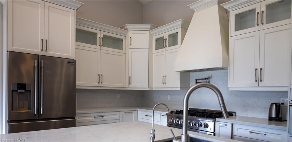 75 Robinson Road, Cambridge, ON - Indoor Photo Showing Kitchen