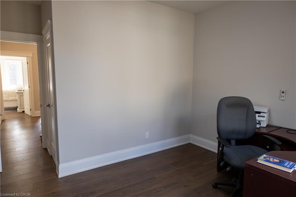 75 Robinson Road, Cambridge, ON - Indoor Photo Showing Office