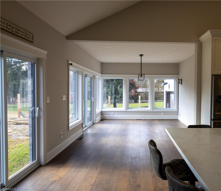 75 Robinson Road, Cambridge, ON - Indoor