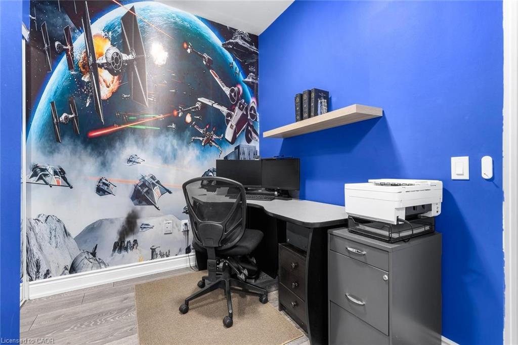 226-1050 Main Street E, Milton, ON - Indoor