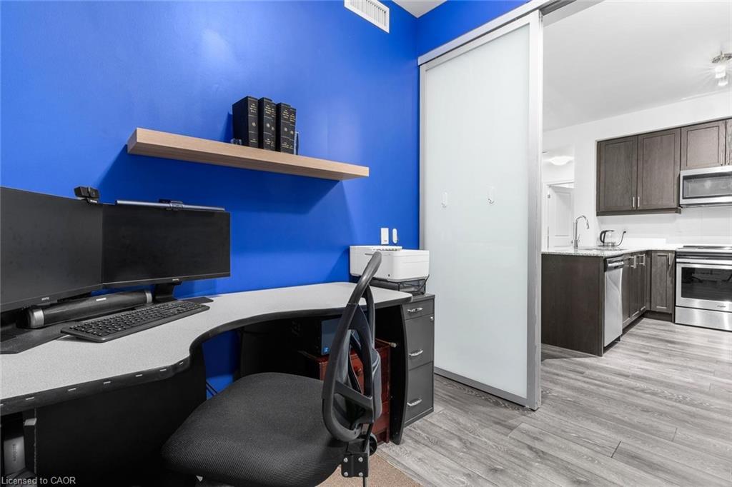 226-1050 Main Street E, Milton, ON - Indoor